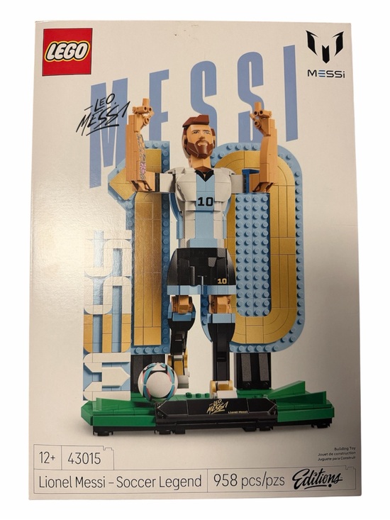 LEGO 43015 Lionel Messi Soccer Legend Display Model Set Jersey # 10 World Champ